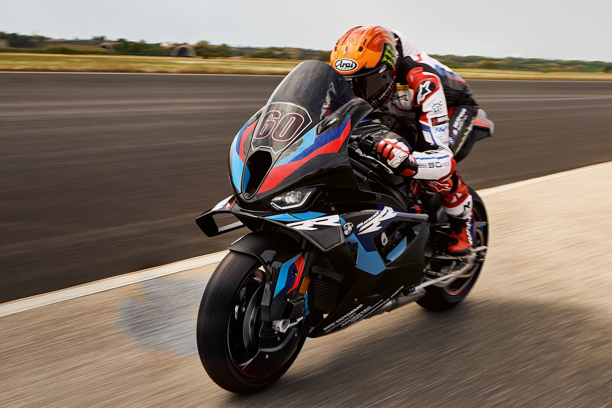 What Are The Differences Between the BMW M 1000 RR and the BMW S 1000 RR? 01