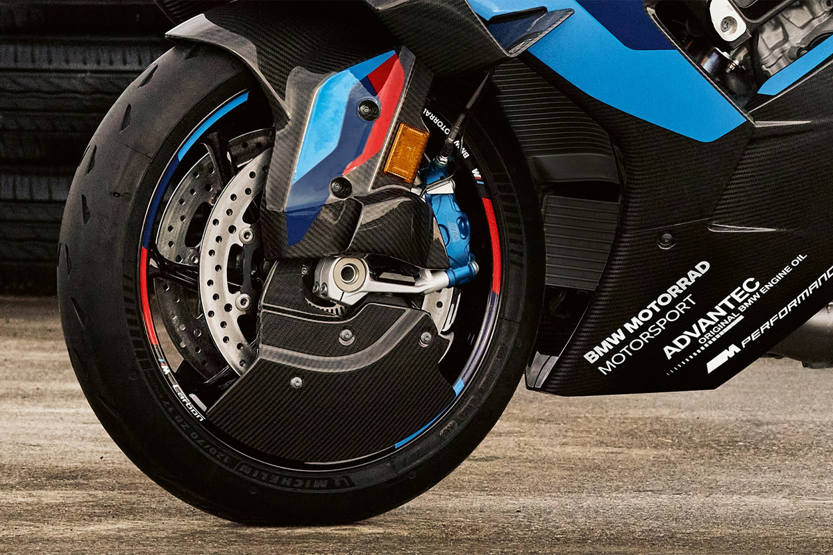 What Are The Differences Between the BMW M 1000 RR and the BMW S 1000 RR? 03