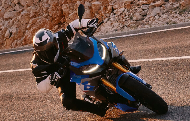 BMW F 900 XR Image 02