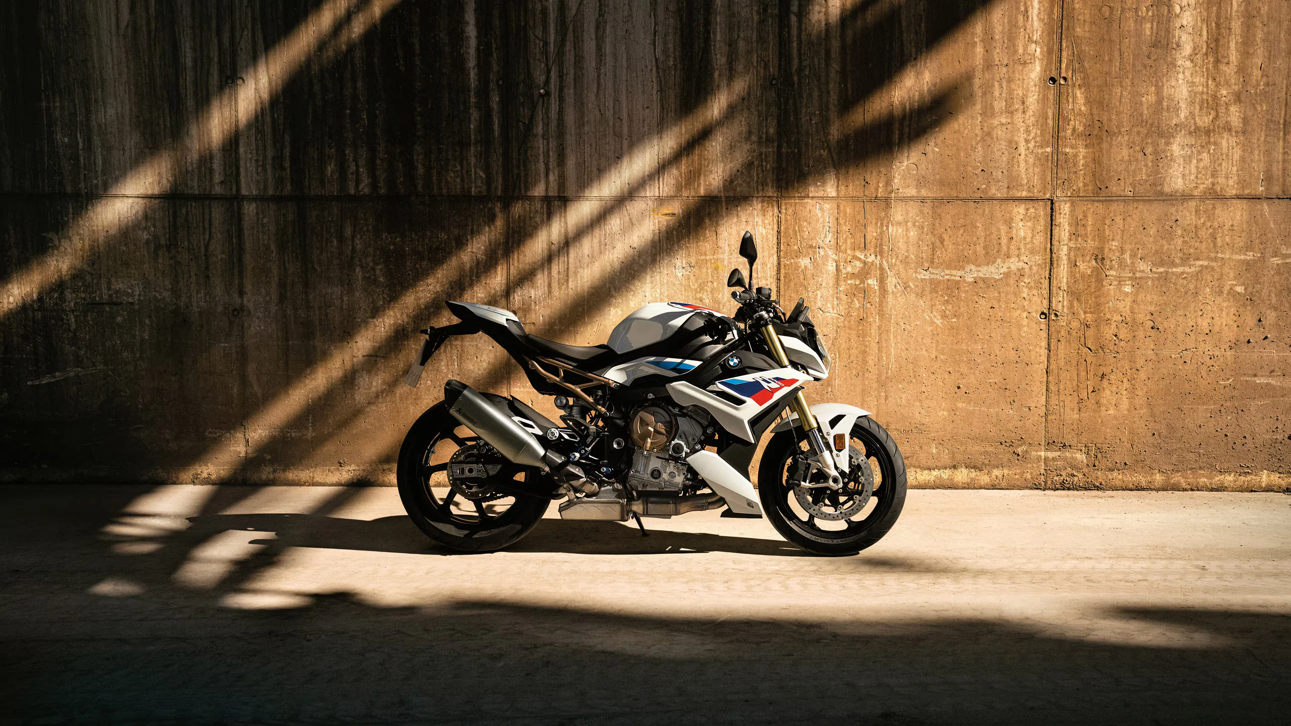 BMW S 1000 R Image 01